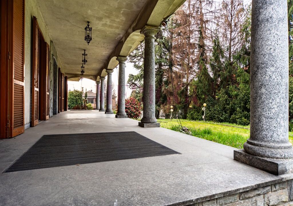 portico giardino e facciata nord - villa a seveso - meriggi