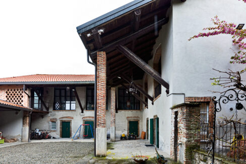 facciata e portico - villa triuggio - meriggi - vendita