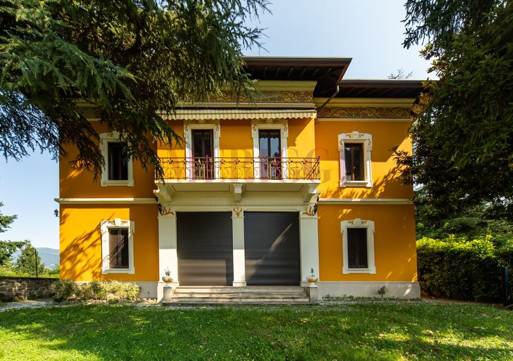 facciata lato sud - villa Oggiono - vendita - Meriggi