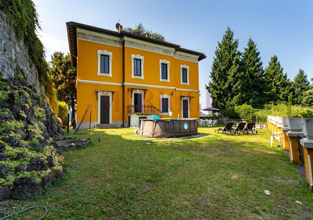 facciata nord e giardino - villa Oggiono - vendita - Meriggi