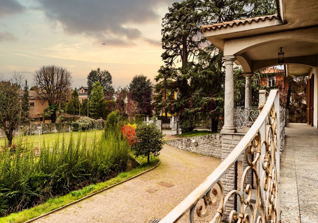 porticato primo piano - villa a seveso - meriggi