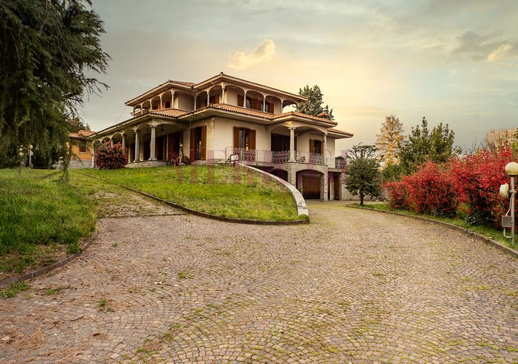 vialetto ingresso - villa a seveso - meriggi