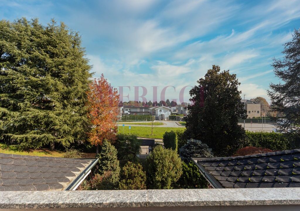 vista dal terrazzino - villa usmate velate - vendita - meriggi