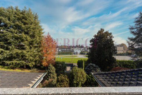 vista dal terrazzino - villa usmate velate - vendita - meriggi